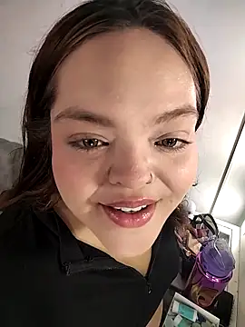 Snapshot of Dakota-Bruce chatting on 12/15/25, 03:05 Dakota-Bruce online show from 12/15/25, 03:05