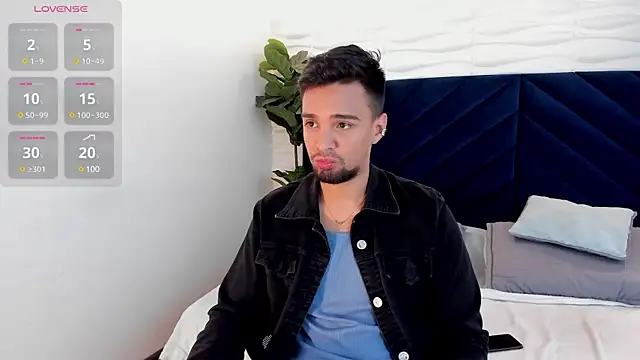 Edward max online show from 02/02/25, 12:09