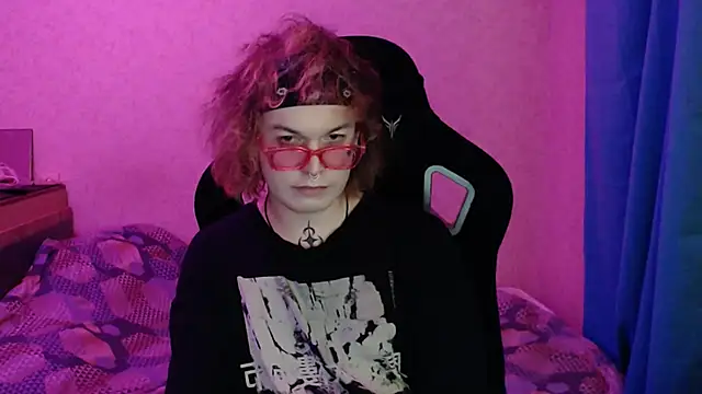 Steve Mi online show from 10/31/25, 05:36