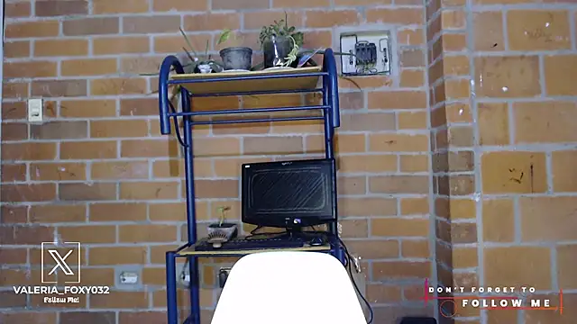 liissa 0 online show from 10/16/25, 05:52