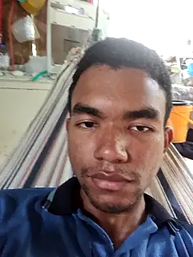 Snapshot of Reynold2608 chatting on 11/28/25, 08:00 Reynold2608 online show from 11/28/25, 08:00