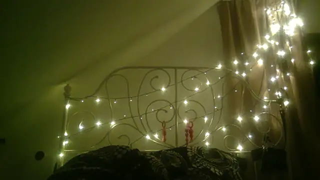 Snapshot of DevilsAngel13 chatting on 12/15/24, 04:29 DevilsAngel13 online show from 12/15/24, 04:29