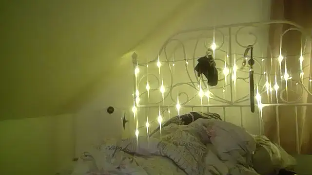 Snapshot of DevilsAngel13 chatting on 12/21/24, 06:52 DevilsAngel13 online show from 12/21/24, 06:52