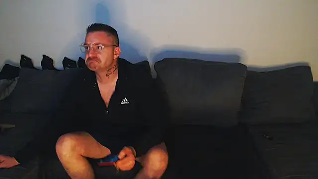 Snapshot of DevilsAngel13 chatting on 02/04/25, 06:46 DevilsAngel13 online show from 02/04/25, 06:46