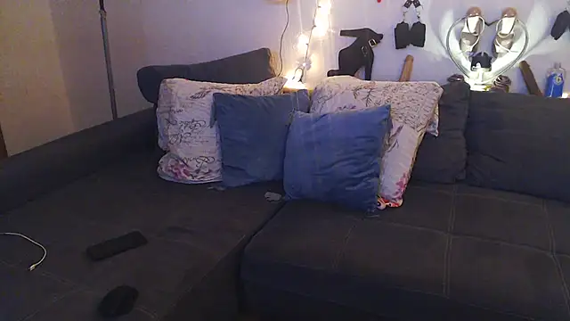 Snapshot of DevilsAngel13 chatting on 02/13/25, 06:59 DevilsAngel13 online show from 02/13/25, 06:59