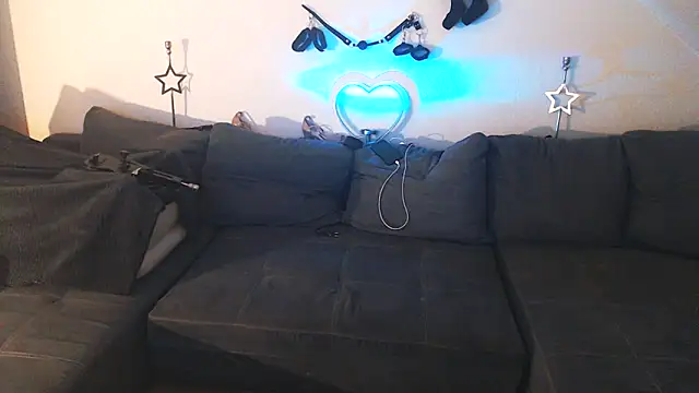 Snapshot of DevilsAngel13 chatting on 03/20/25, 09:35 DevilsAngel13 online show from 03/20/25, 09:35