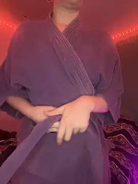 Snapshot of Nina-Chick777 chatting on 09/27/25, 06:07 Nina-Chick777 online show from 09/27/25, 06:07