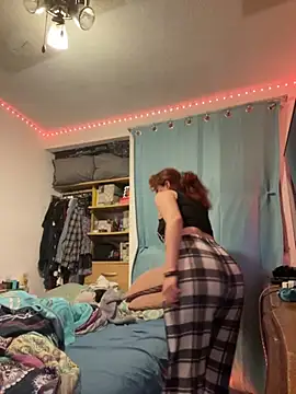 Snapshot of Nina-Chick777 chatting on 10/13/25, 06:02 Nina-Chick777 online show from 10/13/25, 06:02