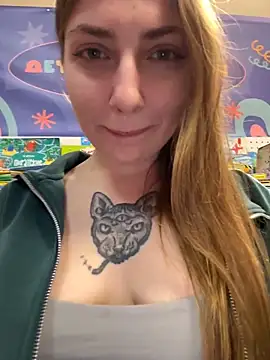 Sunny   Bunny online show from 05/17/26, 01:07