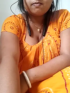 Snapshot of Priya_2222 chatting on 03/02/25, 06:16 Priya 2222 online show from 03/02/25, 06:16