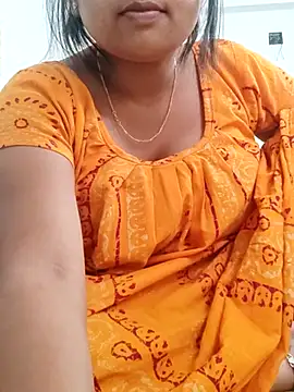 Snapshot of Priya_2222 chatting on 03/06/25, 10:52 Priya 2222 online show from 03/06/25, 10:52