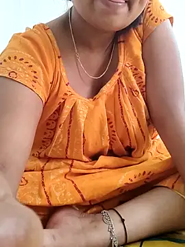 Snapshot of Priya_2222 chatting on 03/08/25, 08:11 Priya 2222 online show from 03/08/25, 08:11