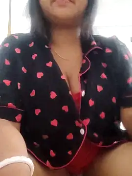 Snapshot of Priya_2222 chatting on 03/08/25, 05:01 Priya 2222 online show from 03/08/25, 05:01