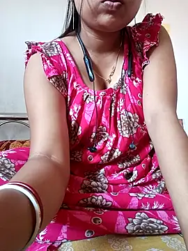 Snapshot of Priya_2222 chatting on 11/10/25, 05:39 Priya 2222 online show from 11/10/25, 05:39