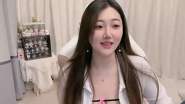 Stars Elyn online show from 12/04/24, 12:14