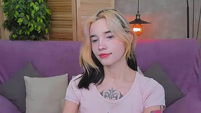 as1an girlfriend online show from 01/12/25, 07:11