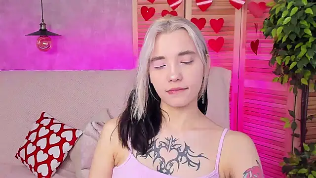 as1an girlfriend online show from 02/19/25, 07:06