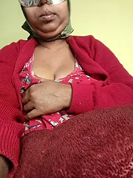 Snapshot of tinabhabhi chatting on 01/14/26, 01:44 tinabhabhi online show from 01/14/26, 01:44