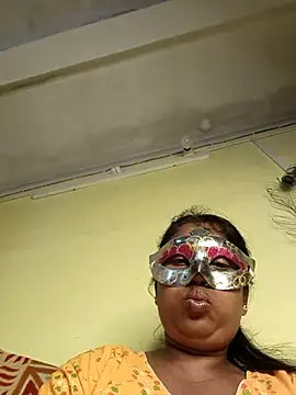 Snapshot of tinabhabhi chatting on 03/01/26, 10:28 tinabhabhi online show from 03/01/26, 10:28