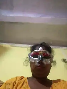 Snapshot of tinabhabhi chatting on 04/08/26, 10:48 tinabhabhi online show from 04/08/26, 10:48