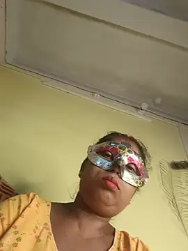 Snapshot of tinabhabhi chatting on 05/27/26, 10:01 tinabhabhi online show from 05/27/26, 10:01