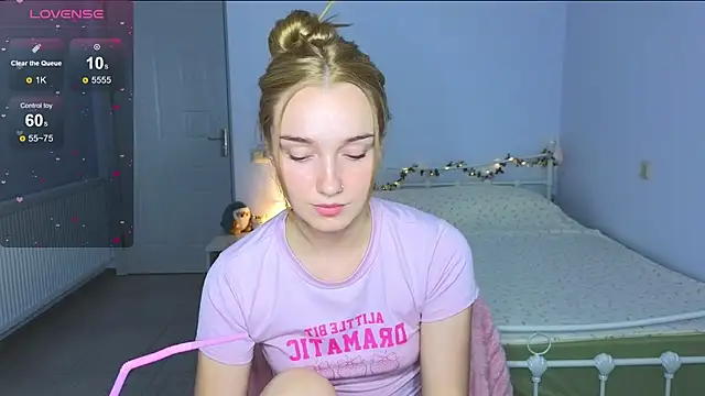 Wild Sophie  online show from 10/04/25, 07:01