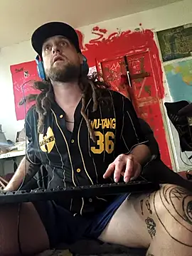 Snapshot of Ozomitro chatting on 10/31/25, 02:51 Ozomitro online show from 10/31/25, 02:51