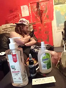 Snapshot of Ozomitro chatting on 11/11/25, 10:10 Ozomitro online show from 11/11/25, 10:10