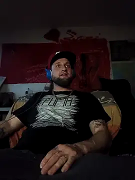 Snapshot of Ozomitro chatting on 11/17/25, 02:56 Ozomitro online show from 11/17/25, 02:56