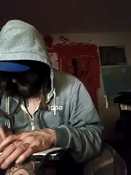 Snapshot of Ozomitro chatting on 11/22/25, 06:07 Ozomitro online show from 11/22/25, 06:07