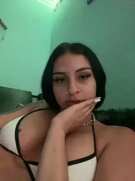 Hilary pinkk online show from 12/17/24, 10:11