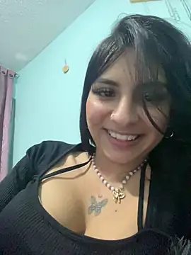 Hilary pinkk online show from 12/24/24, 01:59