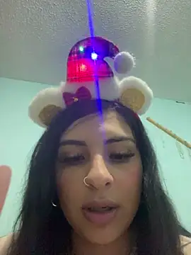 Hilary pinkk online show from 12/25/24, 07:03