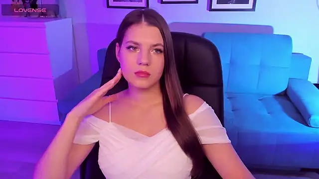 Snapshot of BellaSweetHeart chatting on 10/21/25, 06:08 BellaSweetHeart online show from 10/21/25, 06:08