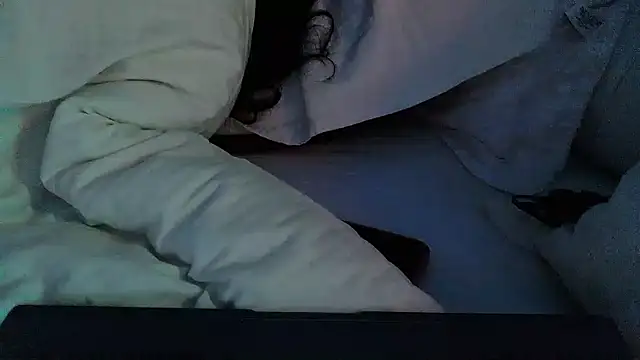 Snapshot of queen-chamss chatting on 05/16/26, 12:51 queen-chamss online show from 05/16/26, 12:51
