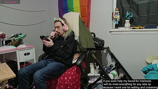 tallnerdyguy online show from 11/23/25, 04:34