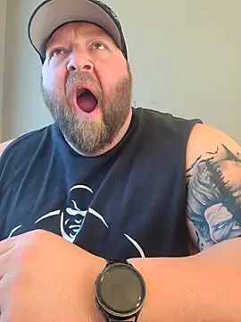 Strong Bear89 online show from 01/01/25, 10:24