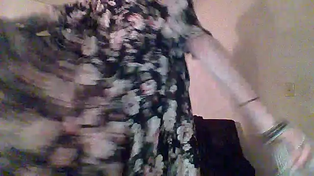 Snapshot of ivylee31 chatting on 12/05/24, 11:27 ivylee31 online show from 12/05/24, 11:27