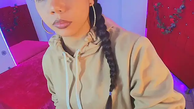 Snapshot of maribelsex303av chatting on 09/18/25, 12:07 maribelsex303av online show from 09/18/25, 12:07