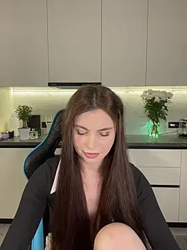 Snapshot of CurlyLara chatting on 12/03/25, 02:37 CurlyLara online show from 12/03/25, 02:37