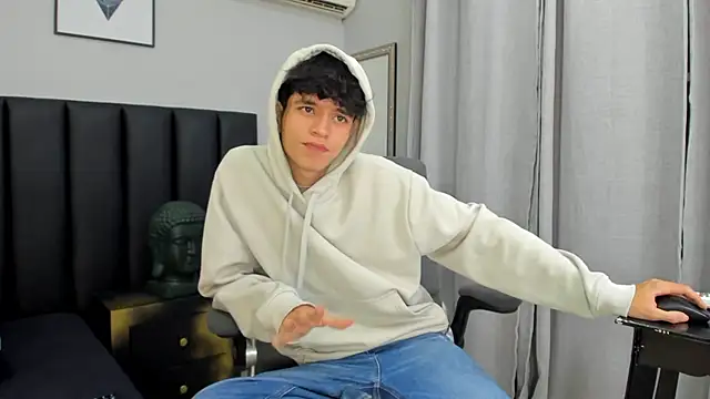 Snapshot of KLAUS_SUNRISE_XX chatting on 02/22/25, 06:28 KLAUS SUNRISE XX online show from 02/22/25, 06:28