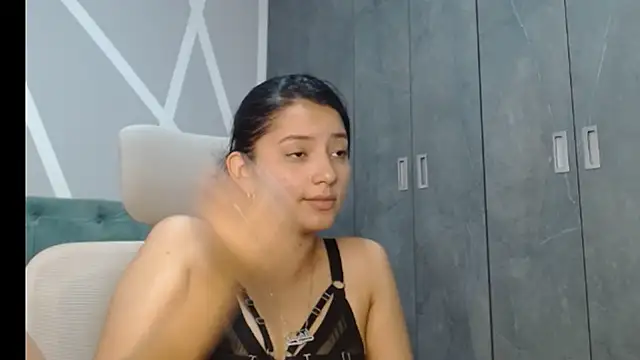 camil blue online show from 01/25/25, 04:35