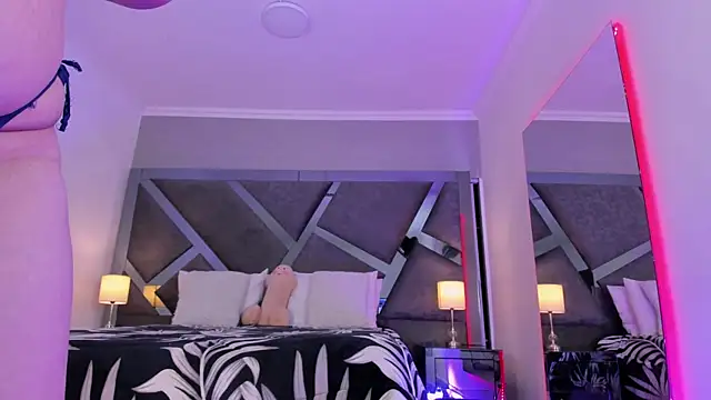 AmberiniHoffman online show from 01/18/25, 11:32