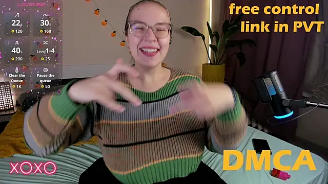 Snapshot of Your_Penny_ chatting on 10/16/25, 07:15 Your Penny  online show from 10/16/25, 07:15