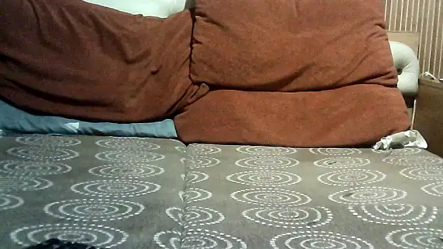 Snapshot of AlanaLaDream chatting on 10/25/25, 06:46 AlanaLaDream online show from 10/25/25, 06:46