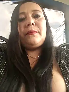 Snapshot of sara_pineros chatting on 03/05/25, 04:02 sara pineros online show from 03/05/25, 04:02