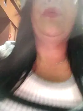 Snapshot of sara_pineros chatting on 10/11/25, 09:24 sara pineros online show from 10/11/25, 09:24