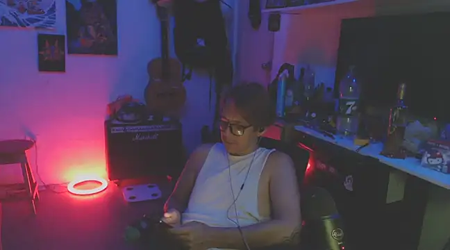 Snapshot of Pit_xxz chatting on 12/18/24, 07:15 Pit xxz online show from 12/18/24, 07:15