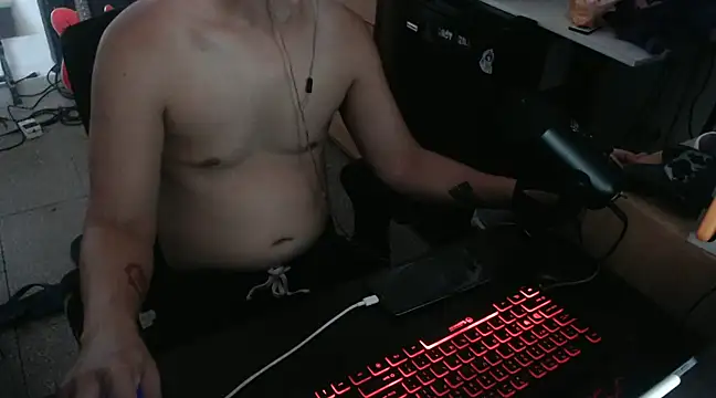 Snapshot of Pit_xxz chatting on 01/15/25, 06:51 Pit xxz online show from 01/15/25, 06:51