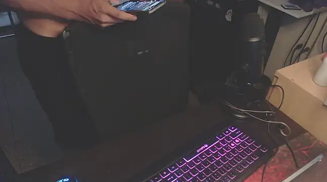 Snapshot of Pit_xxz chatting on 02/20/25, 08:47 Pit xxz online show from 02/20/25, 08:47